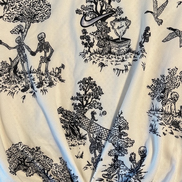 Nike- Court Dry Long Sleeve Women- White and Lilac- Small. - Picture 4 of 5